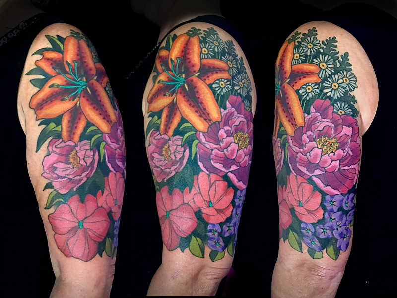 Vitória Vilela • Tattoo on Instagram: “Hibiscus Syriacus • done at  @landscapetattoo_bastille . #hibiscus #hib… | Inspiração para tatuagem,  Tatuagem de lírio, Tatoo